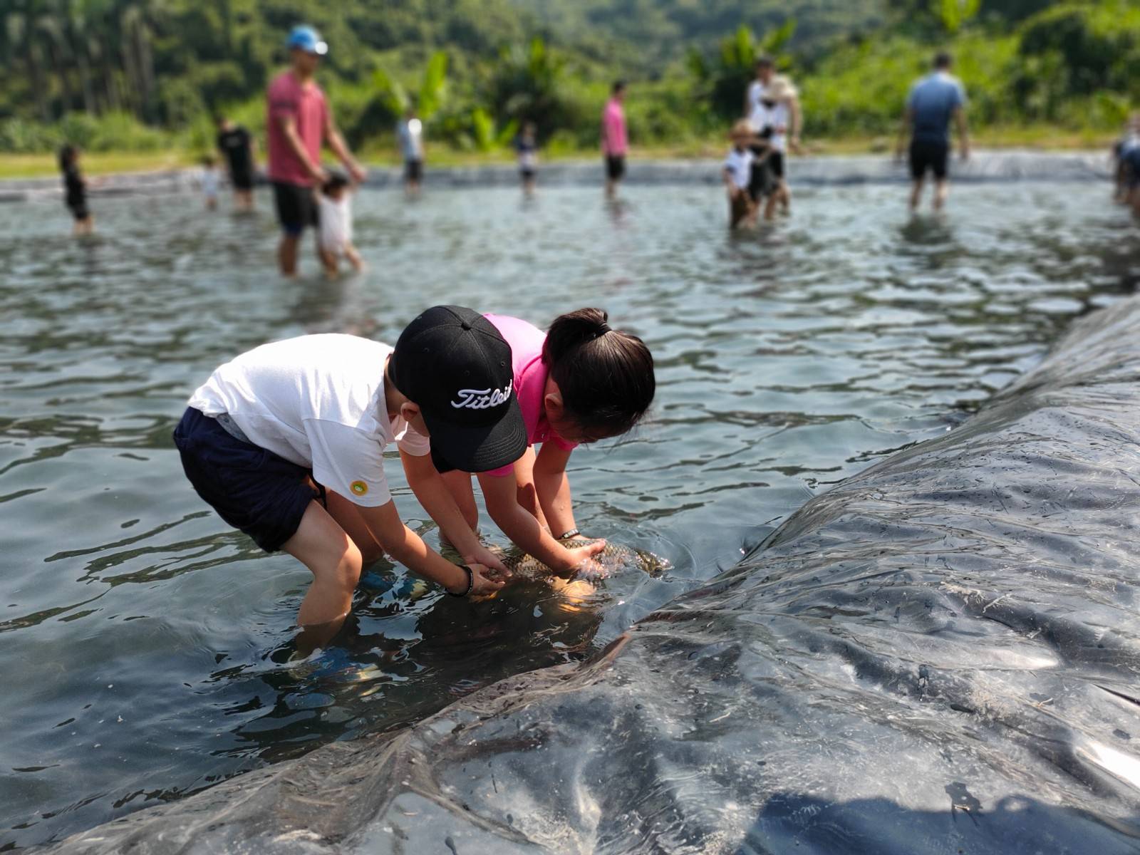 【宝安石岩·亲子】2周年钜惠！19.9元抢100元阿菠萝小猪的王国『亲亲小动物儿童票』；限量1000套！