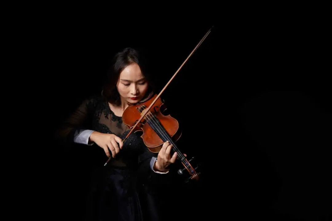 深圳音乐厅“音乐下午茶” | 光影旋律,让动人琴弦奏响多彩斑斓的音符